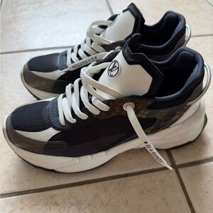 Louis Vuitton Run 55 sneakers